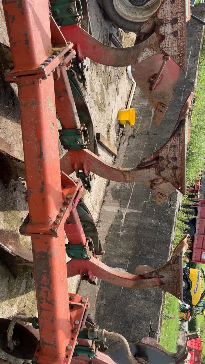 Kverneland plough - Image 3