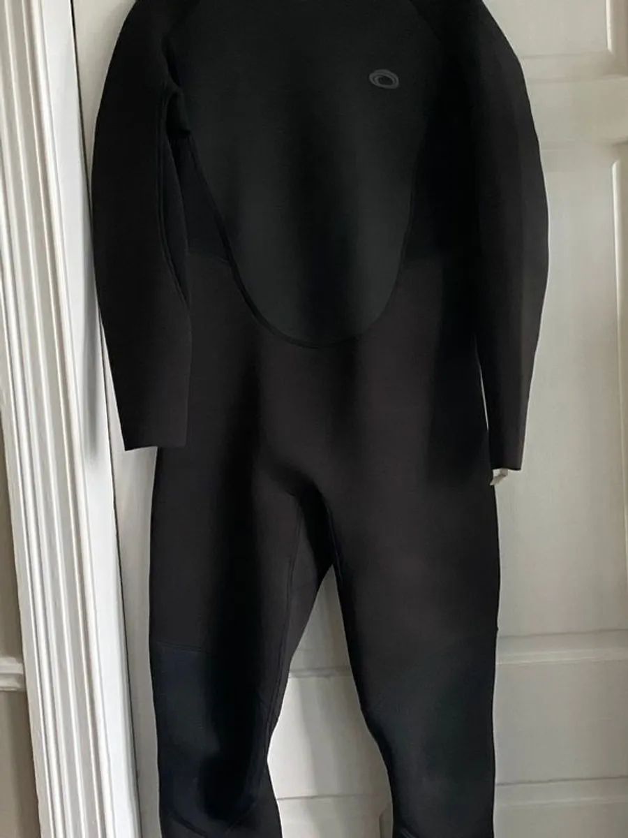 Wetsuit -Typhoon Storm 3.5 Mens Large. - Image 1
