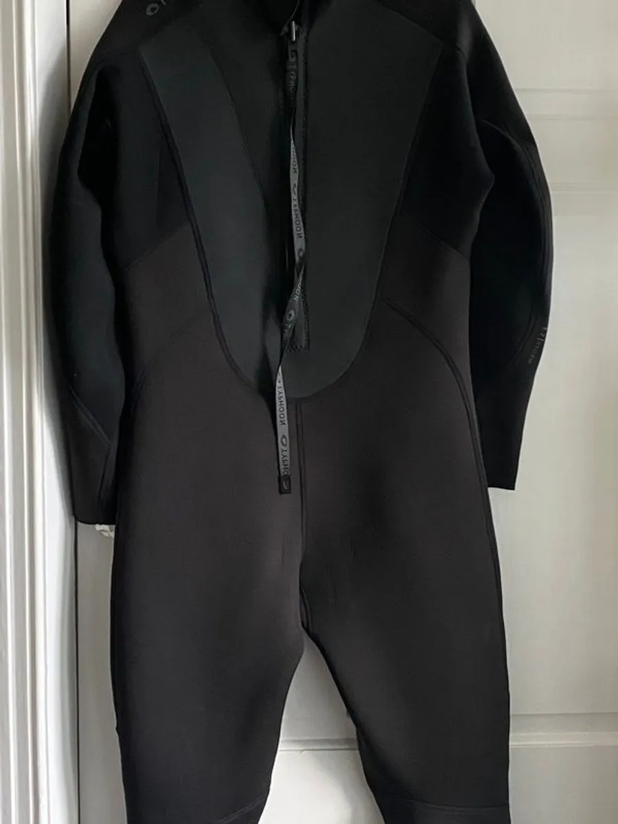 Wetsuit -Typhoon Storm 3.5 Mens Large. - Image 2
