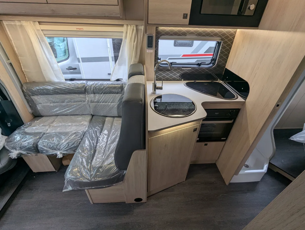 AUTOMATIC Motorhome with 'Island' Fixed Bed - Image 4
