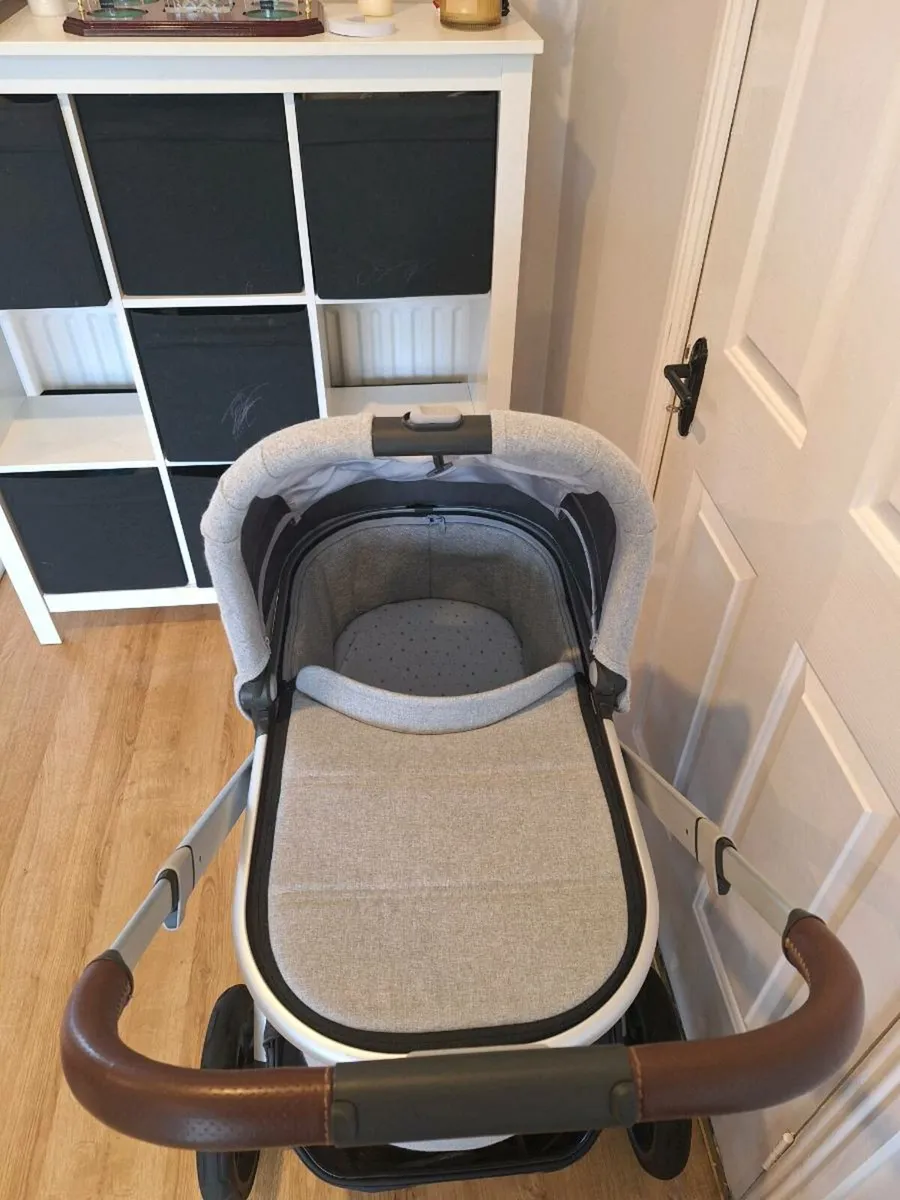 Uppababy Vista V2 Travel system - Image 4