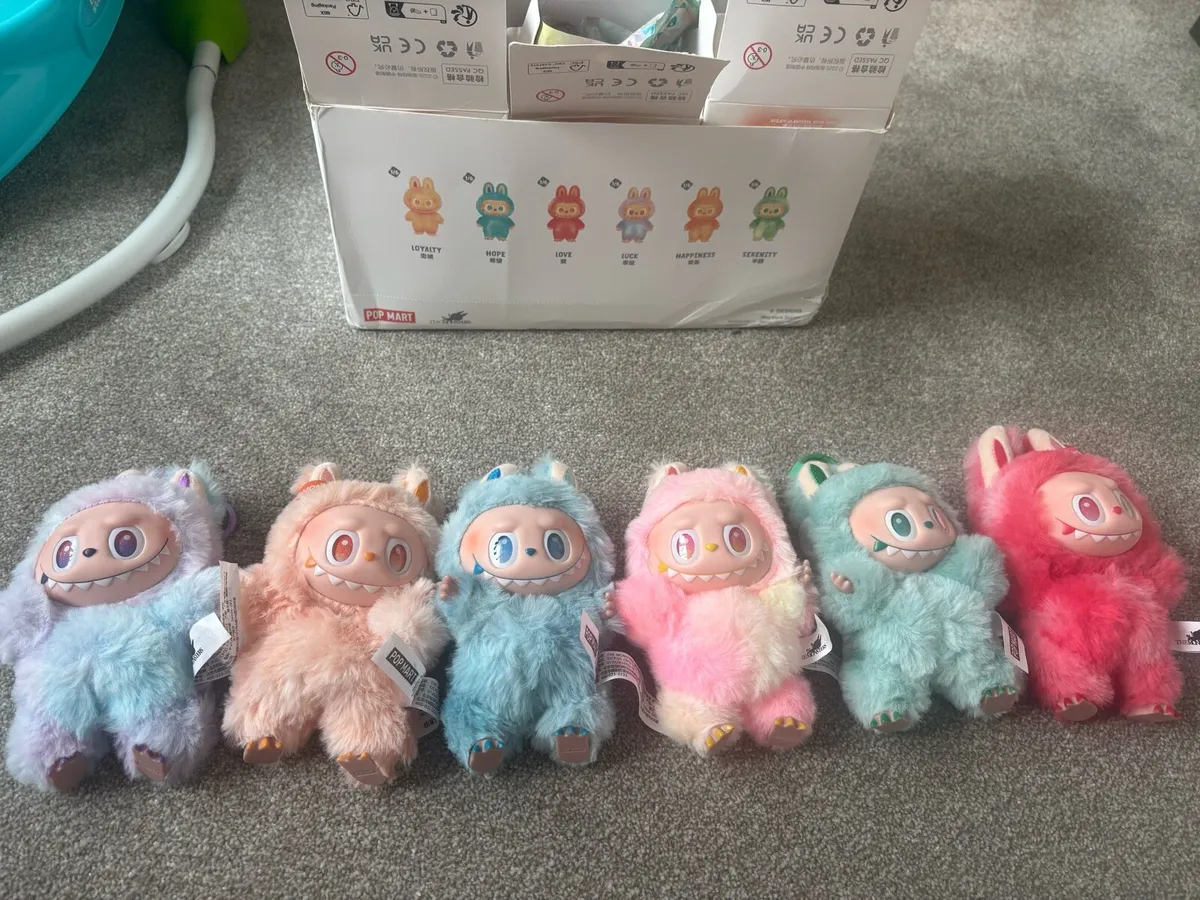 Lafufu set (very good quality) Non Authentic - Image 2