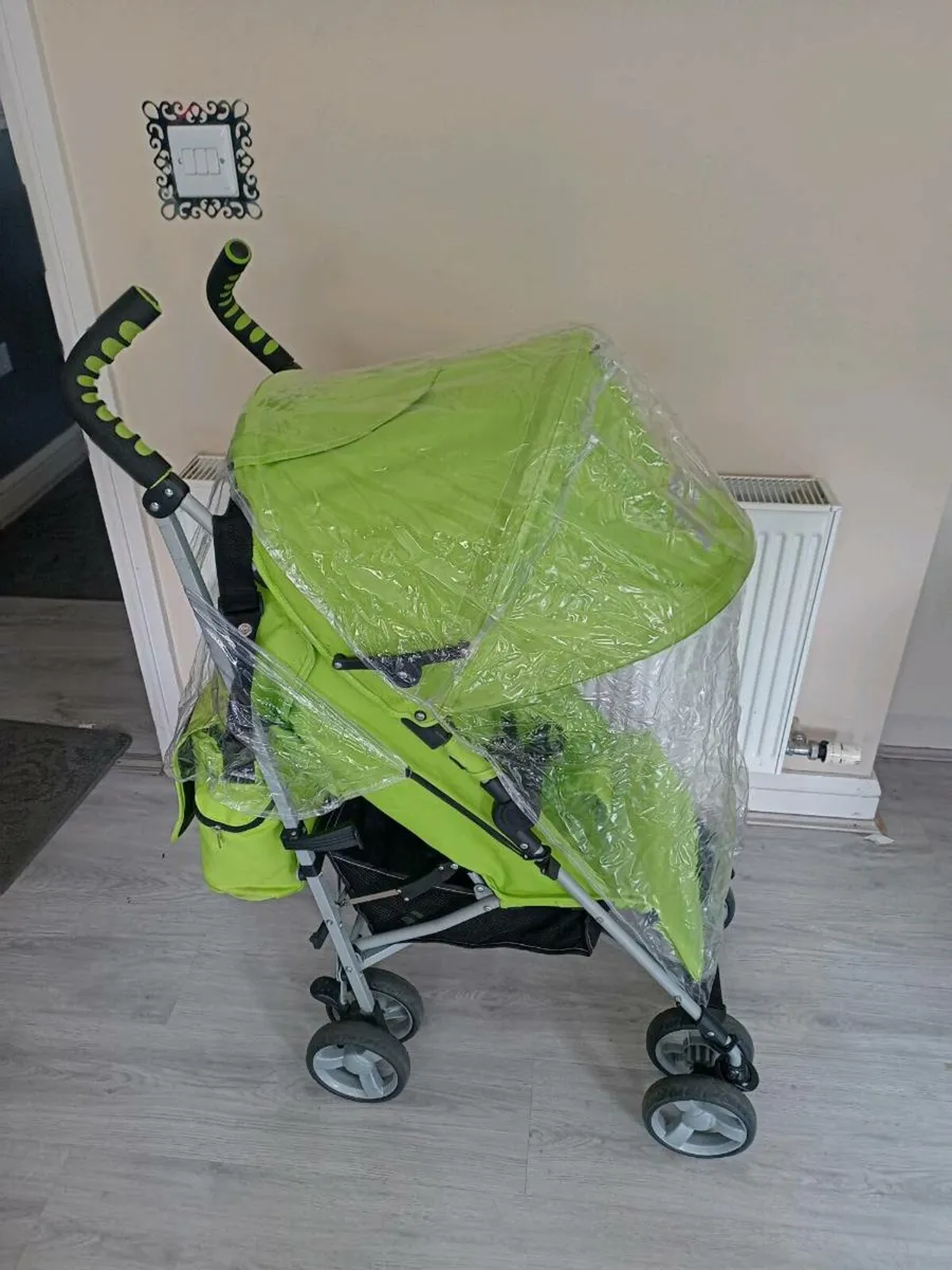 Zeta vooom baby's buggy. Rain cover+ footmuff - Image 1