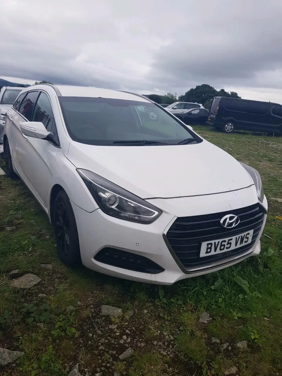 2016 Hyundai i40 breaking - Image 1
