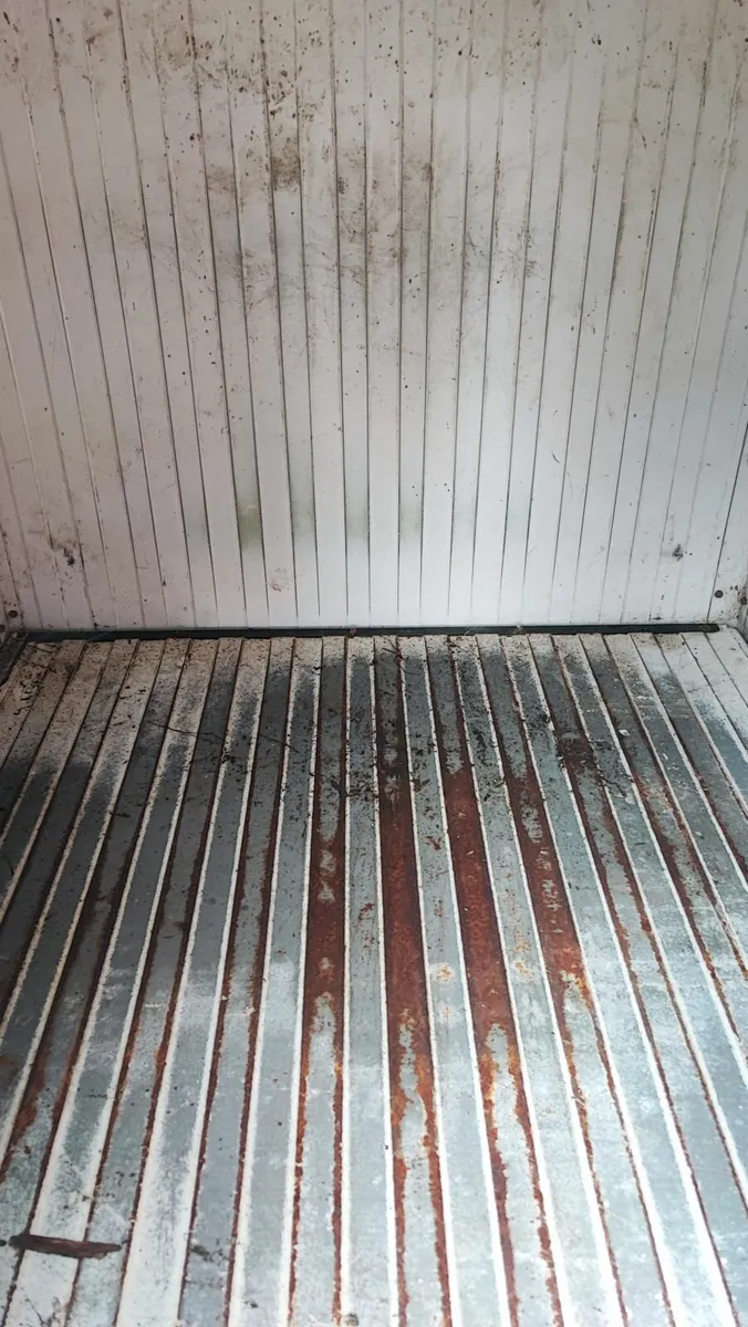 Dog box - Image 2