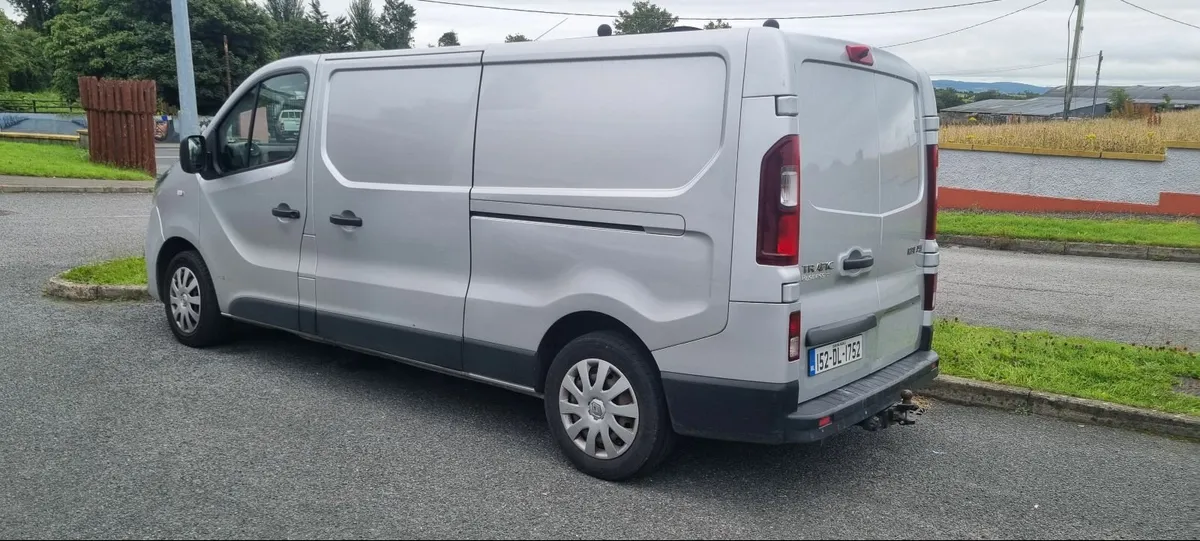 Renault Trafic 2015 - Image 3