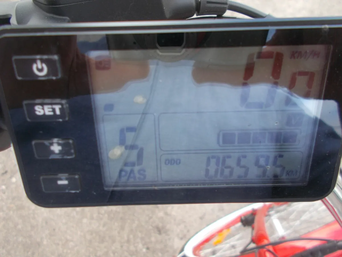 Pedego Comfort Cruiser e-bike - 650km -Just €1,450 - Image 3