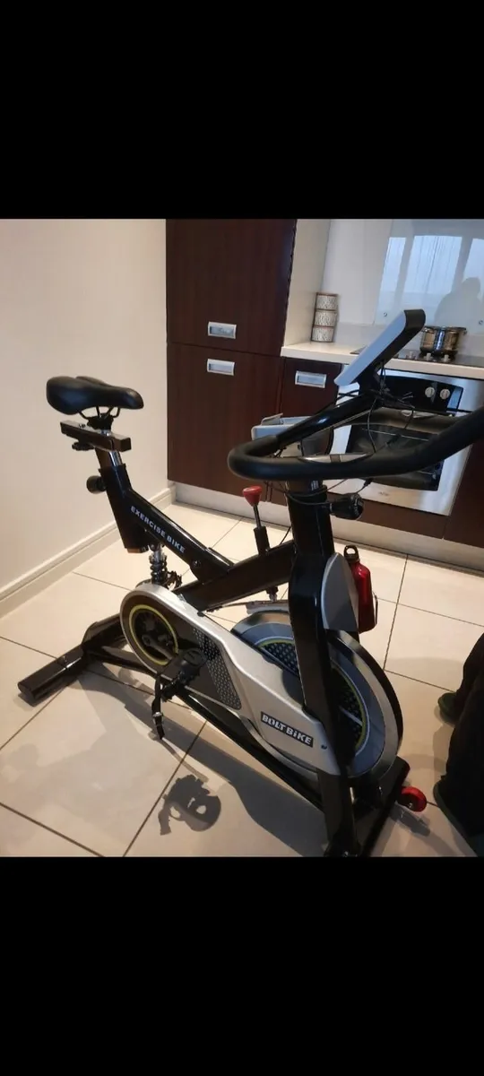 Bolt home spin bike and with LCD screen - Image 1
