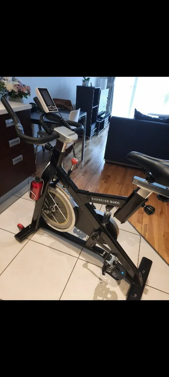 Bolt home spin bike and with LCD screen - Image 2