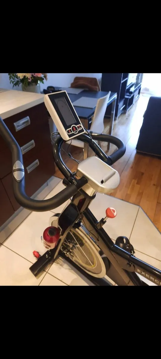 Bolt home spin bike and with LCD screen - Image 3