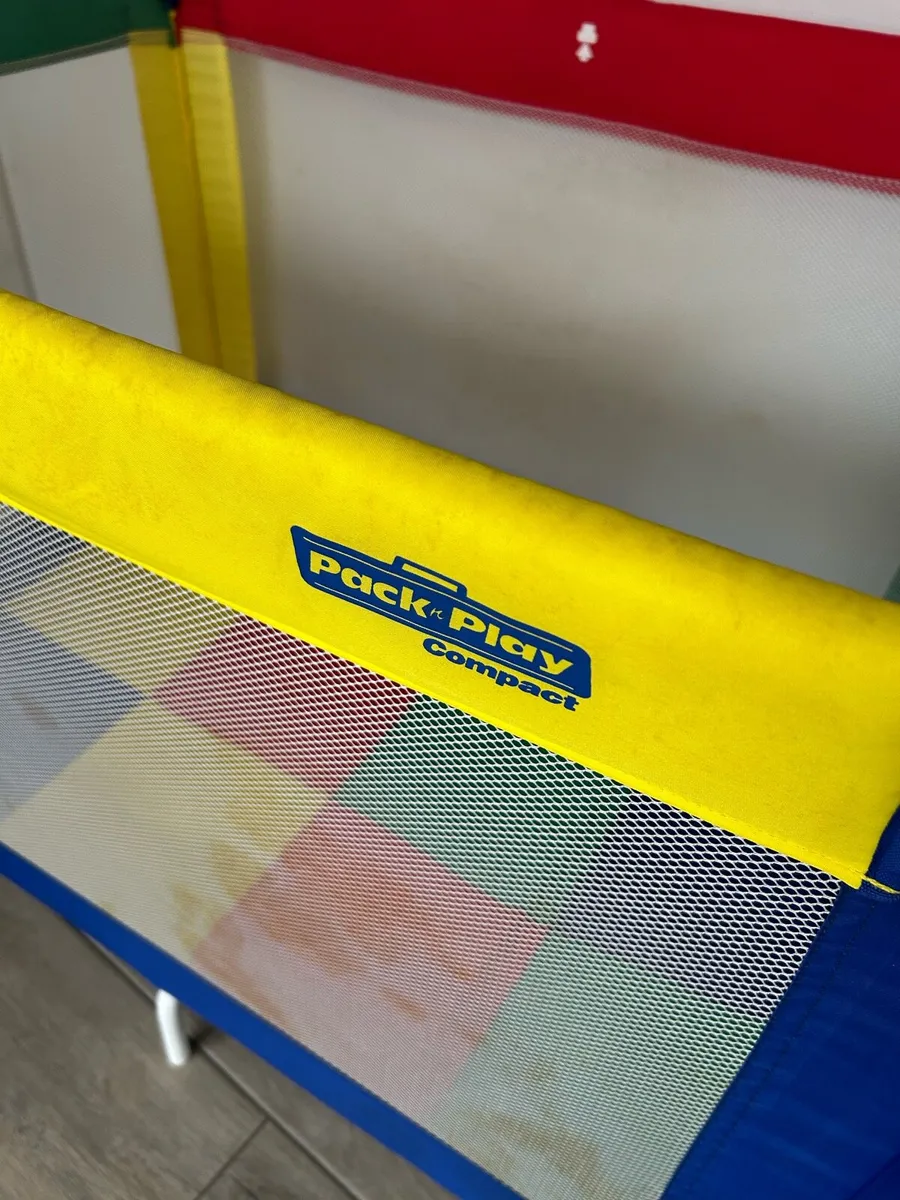 Graco travel cot - Image 2