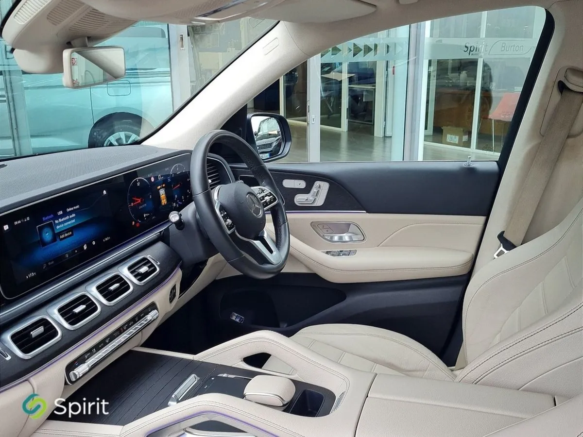 Mercedes-Benz GLE 7 Seats GLE 300D AMG - Image 3