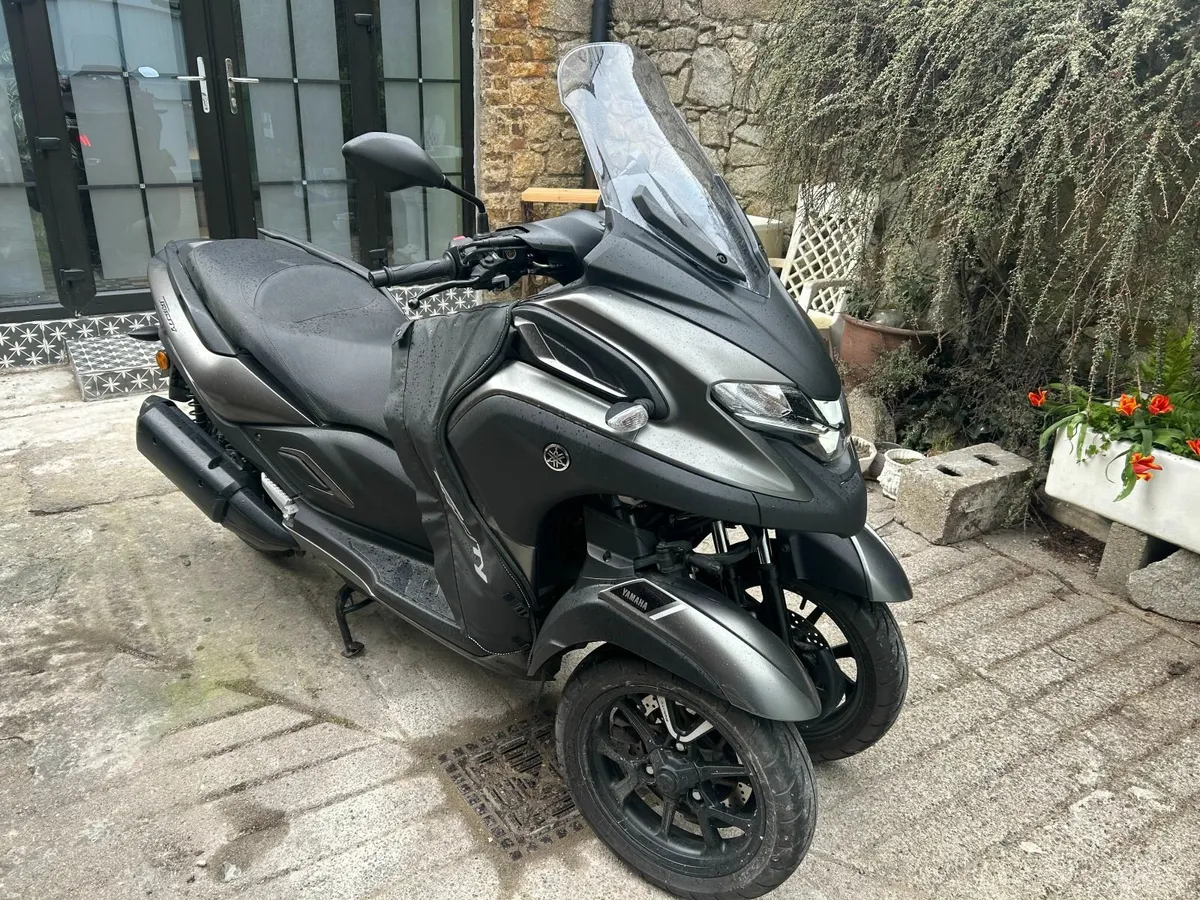 Yamaha 300cc ride on a full car (B) licence - Image 1