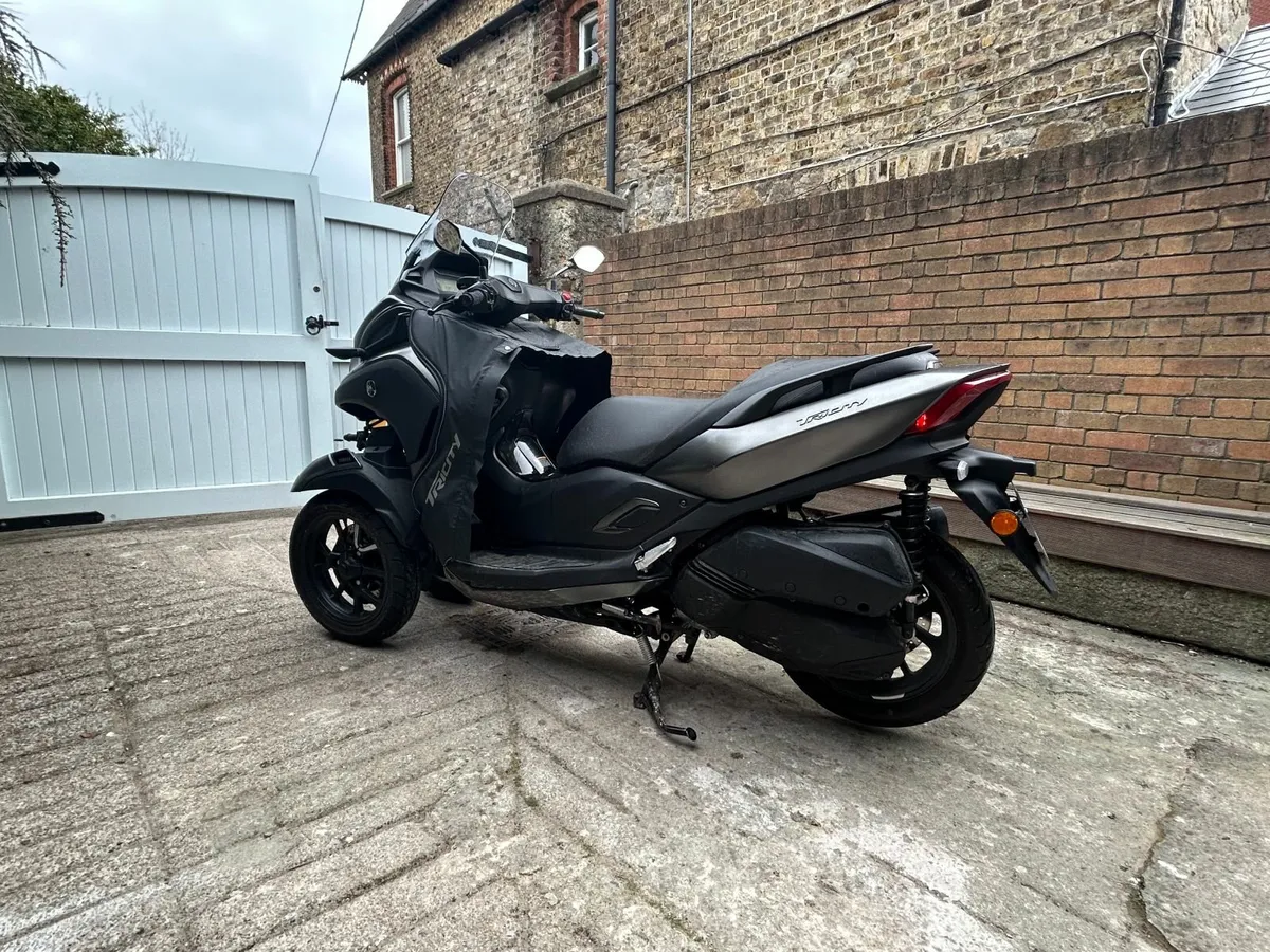 Yamaha 300cc ride on a full car (B) licence - Image 3