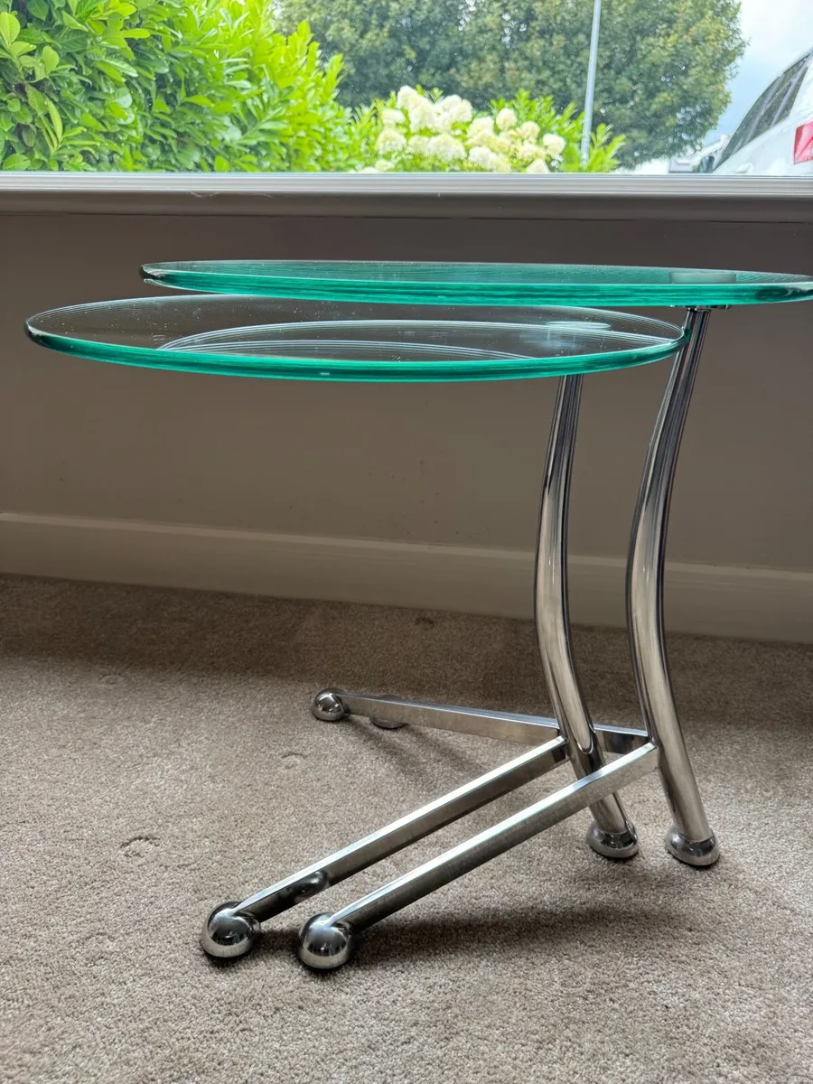 Nest of tables - Image 1