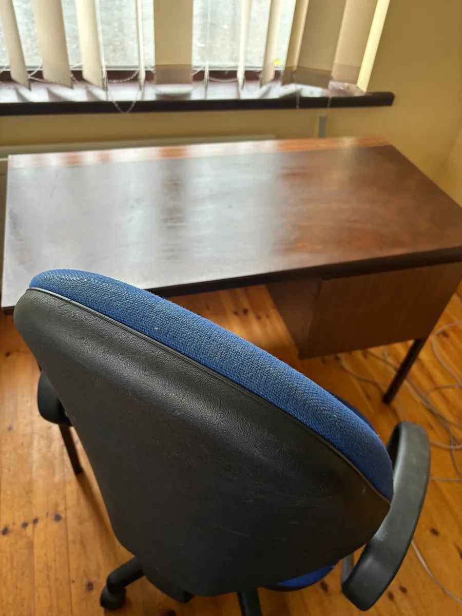 desk & ergonomic chair +  4 drawer filing  cabinet