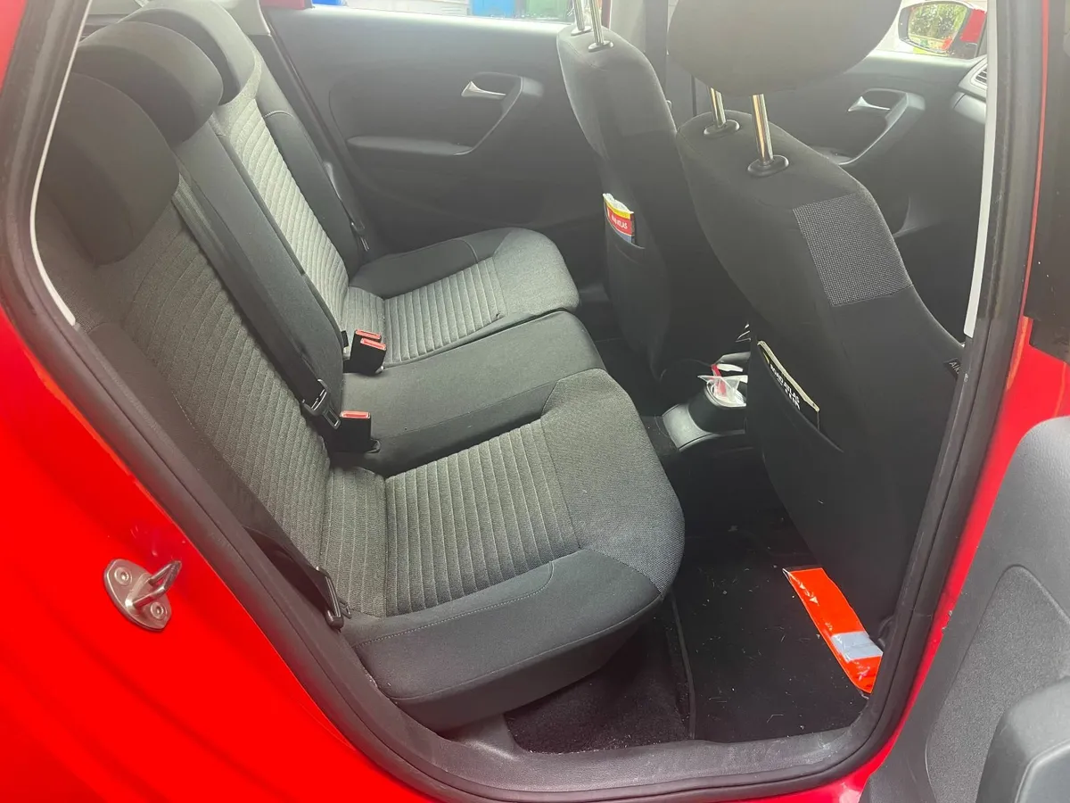 Volkswagen Polo 2014 - Image 2