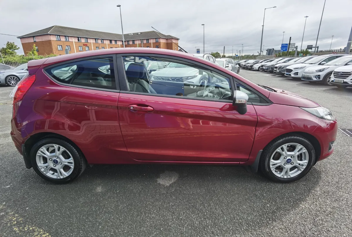 FORD FIESTA 1.0 ZETEC AUTOMATIC - Image 4