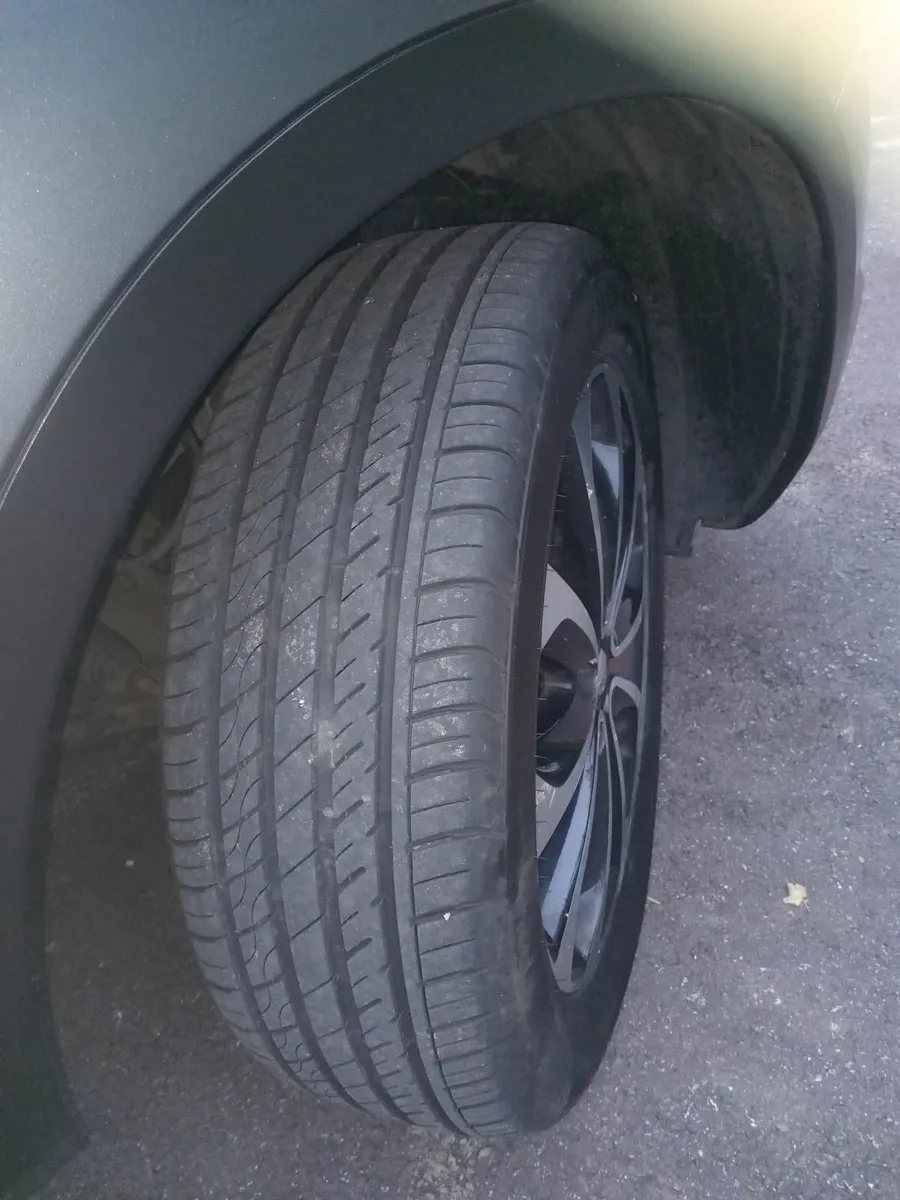 Nissan Qashqai 2011 - Image 3