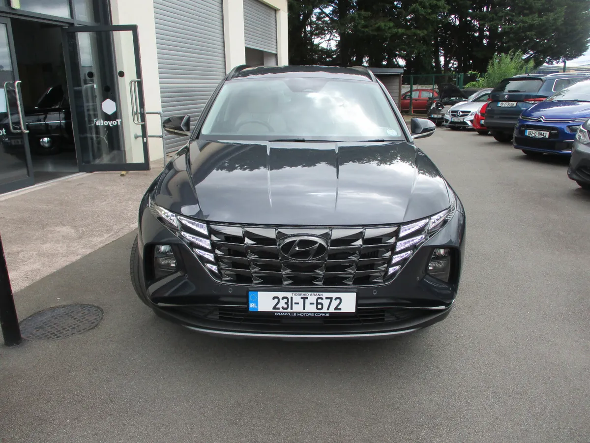 Hyundai Tucson Executive Plus Hybrid  2023 - Image 2