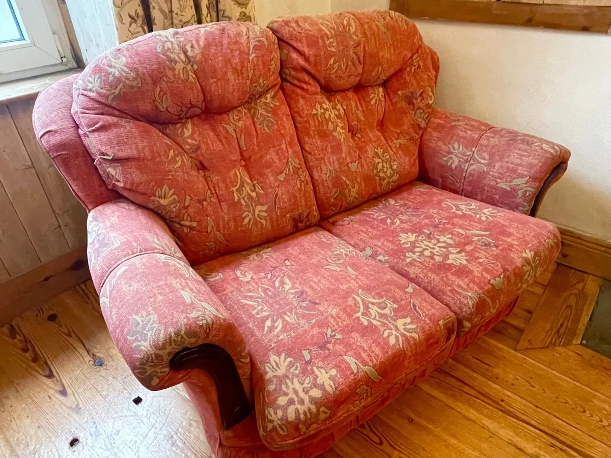 FREE Suite of Furniture - Image 2