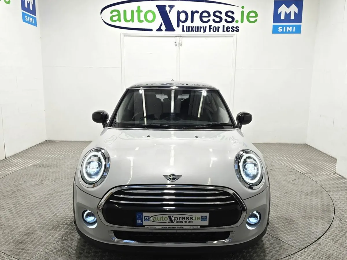 Mini Cooper 1.5 Automatic, Reversing camera - Image 3