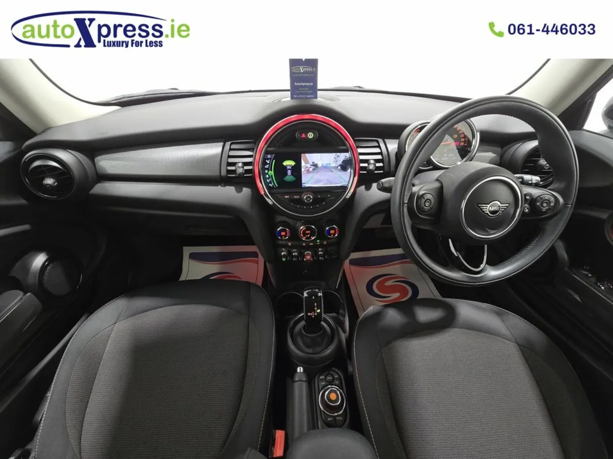 Mini Cooper 1.5 Automatic, Reversing camera - Image 4