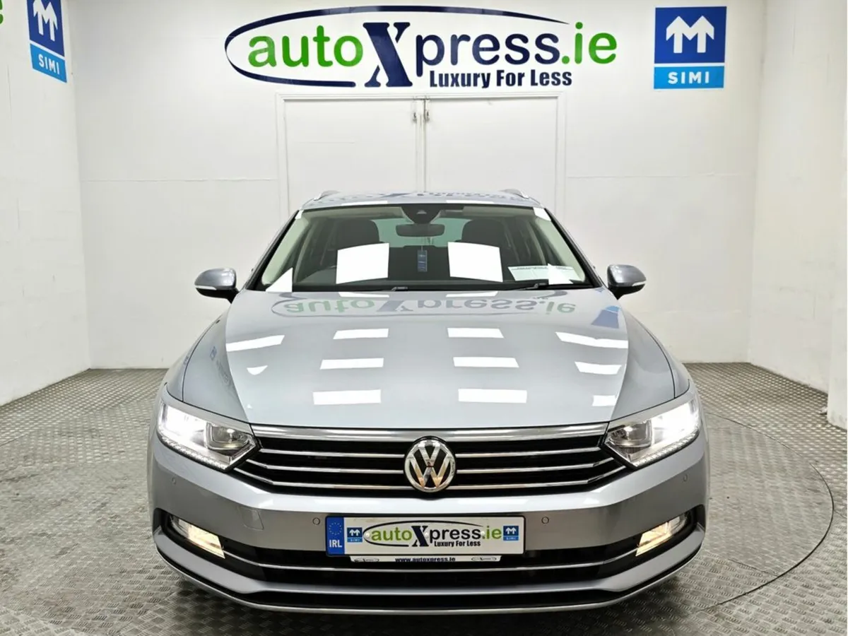 Volkswagen Passat 2.0 TDI Elegance Line Automatic, - Image 3
