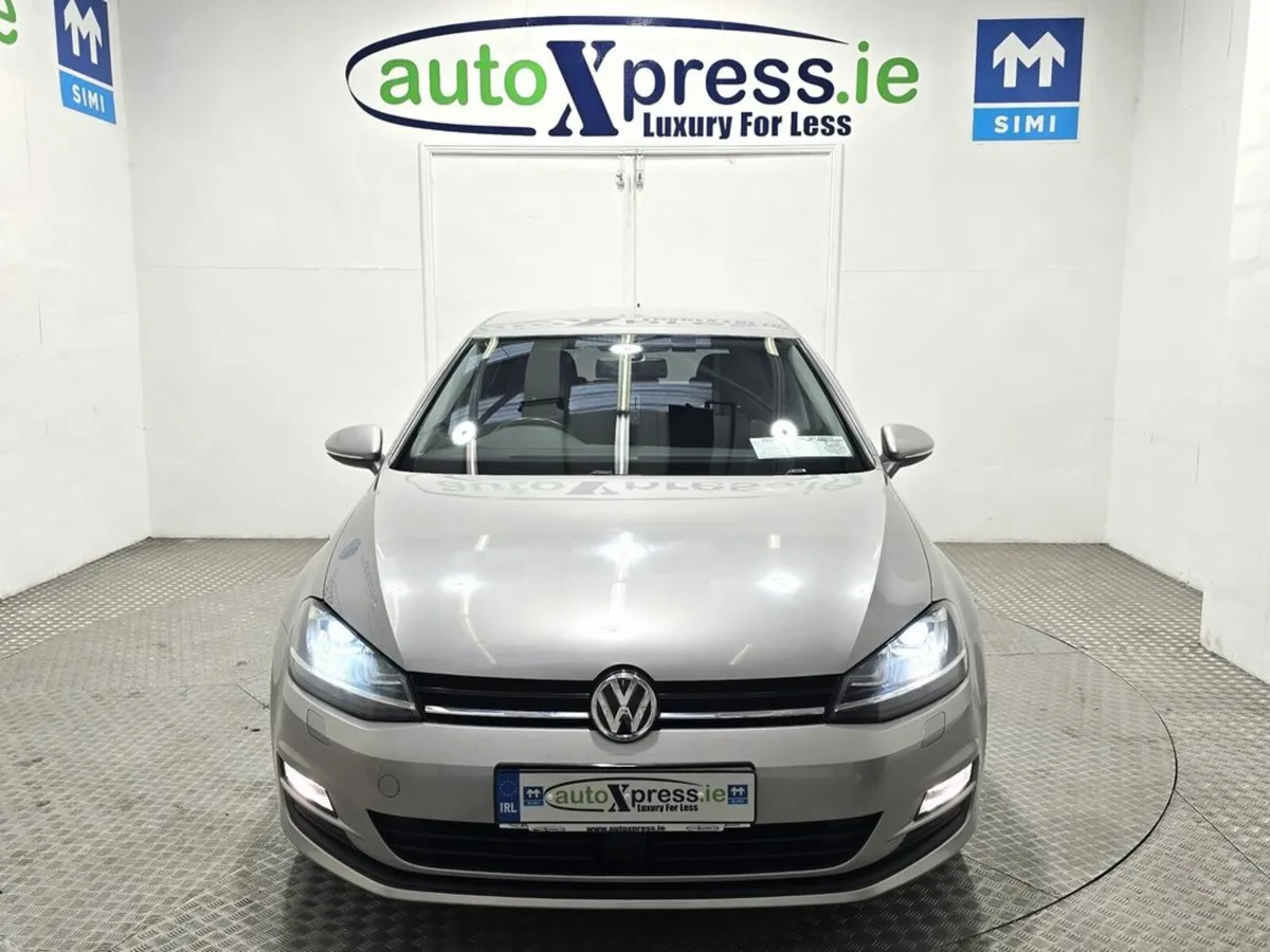 Volkswagen Golf 1.2 TSI PREMIUM EDITION Automatic, - Image 3
