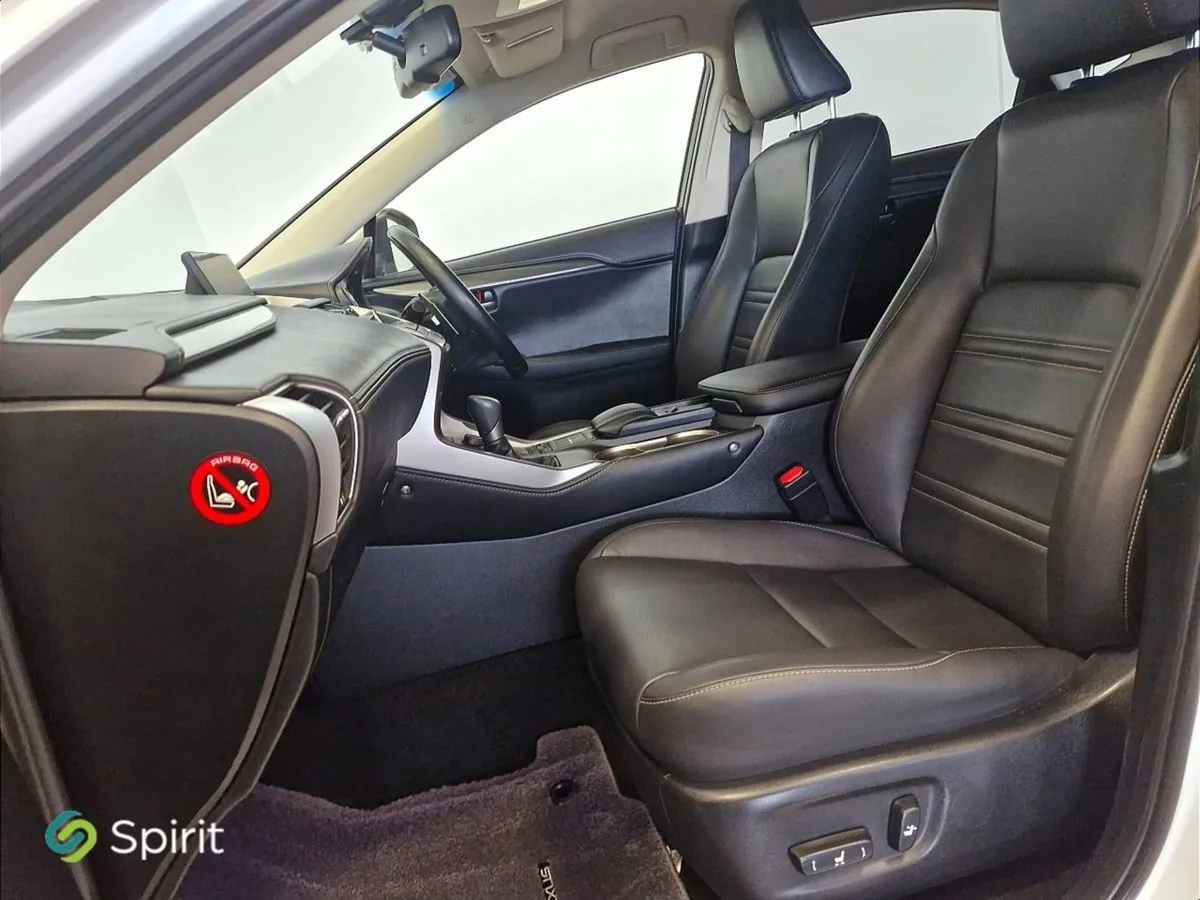 Lexus NX 300H Dynamic call Allen ON 01-2163600 / - Image 4