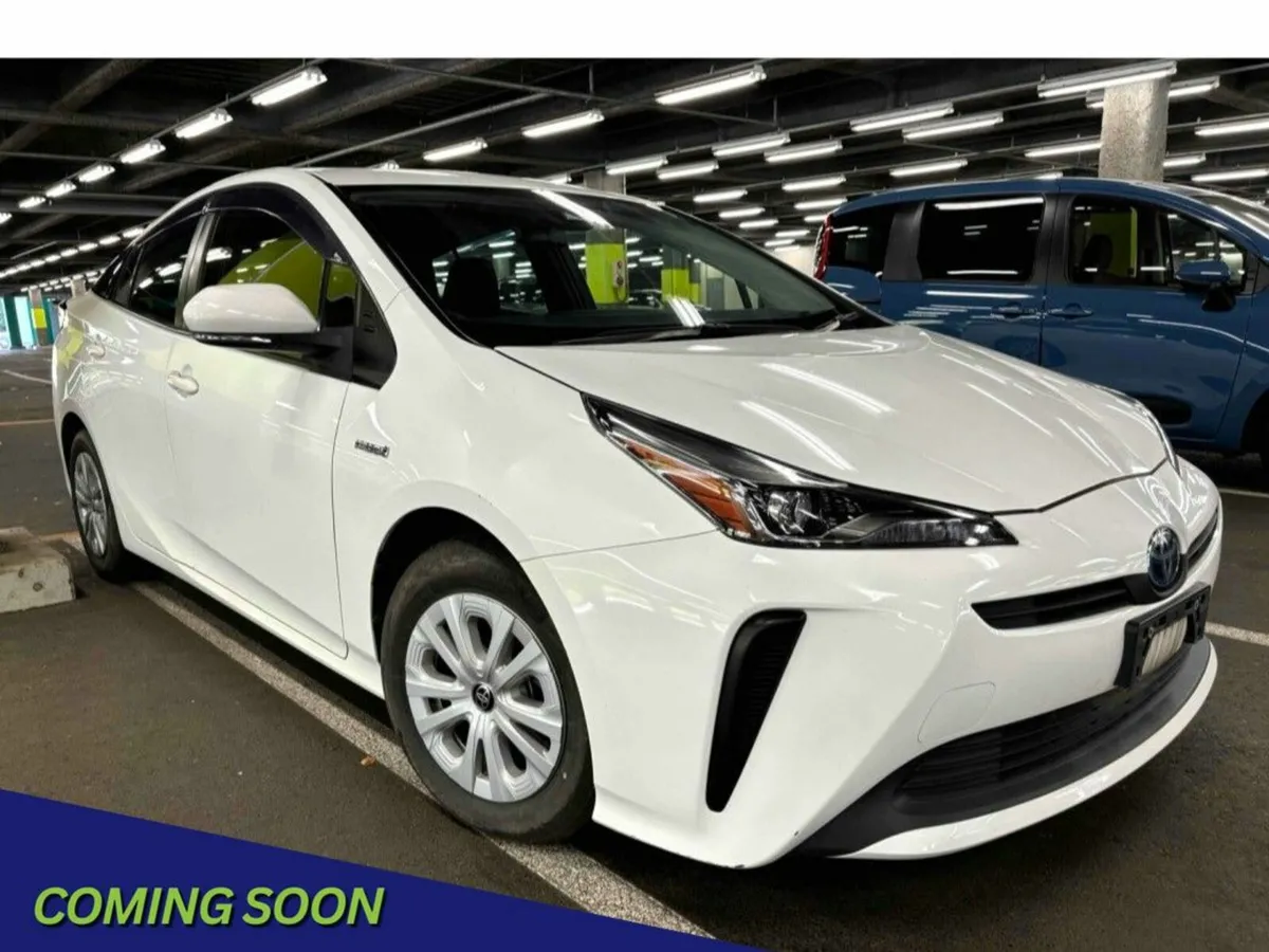 Toyota Prius E, Hybrid, Automatic, Reverse camera - Image 1