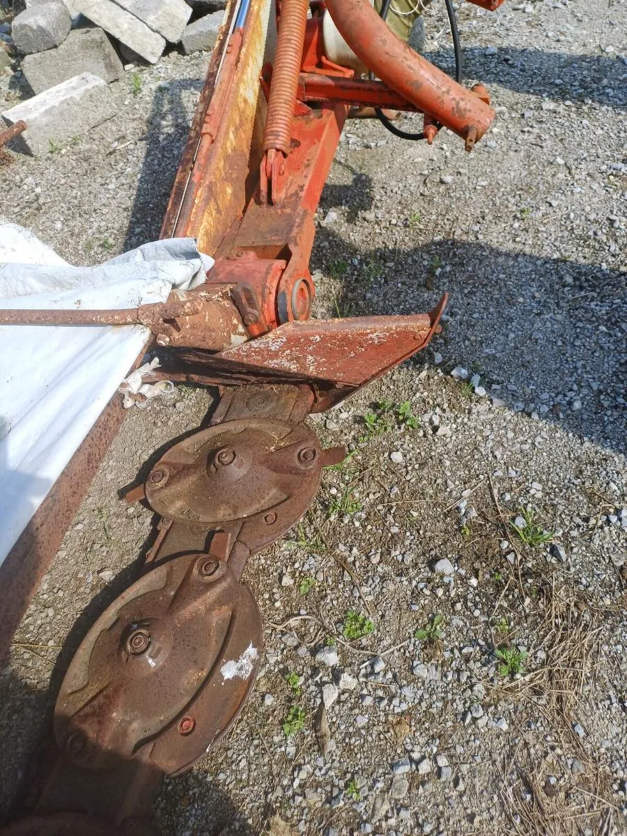 A kuhn disc mower 165 - Image 2