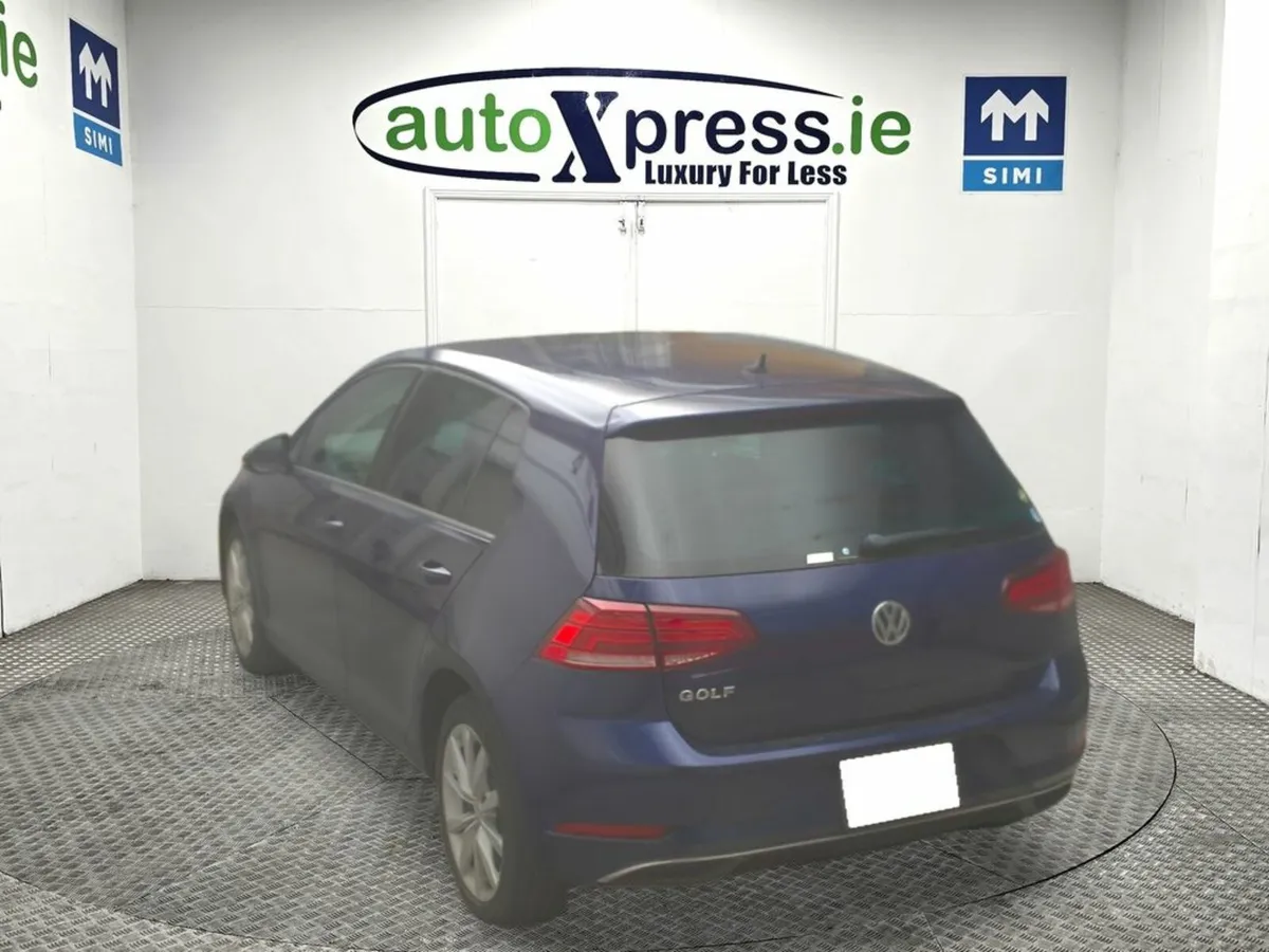 Volkswagen Golf 1.2 TSI Automatic, Reversing camer - Image 3