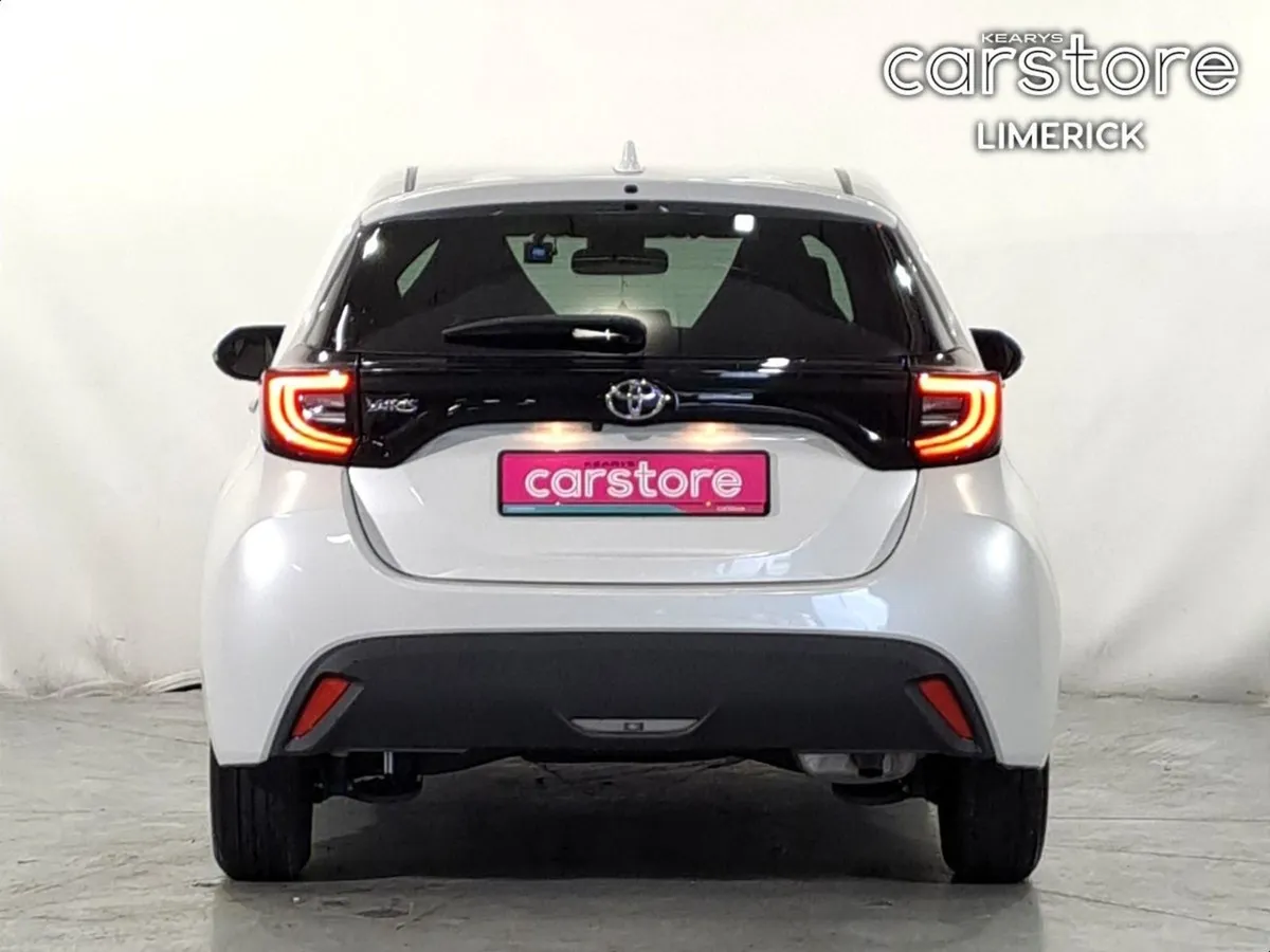 Toyota Yaris 1.0 PET Auto 5DR - Image 4