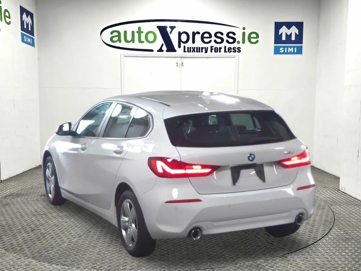 BMW 1-Series 118D PLAY Automatic, Reversing camera - Image 3