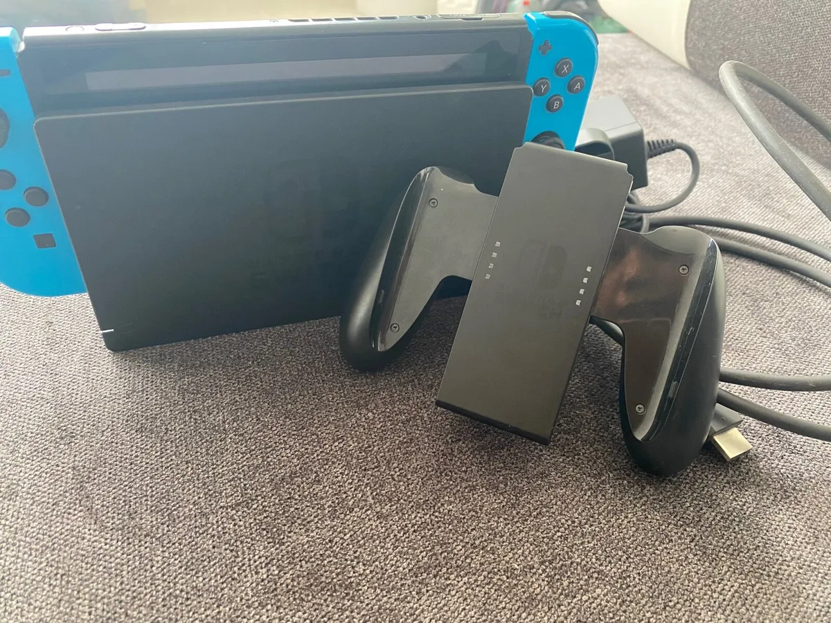 Nintendo Switch - Image 3