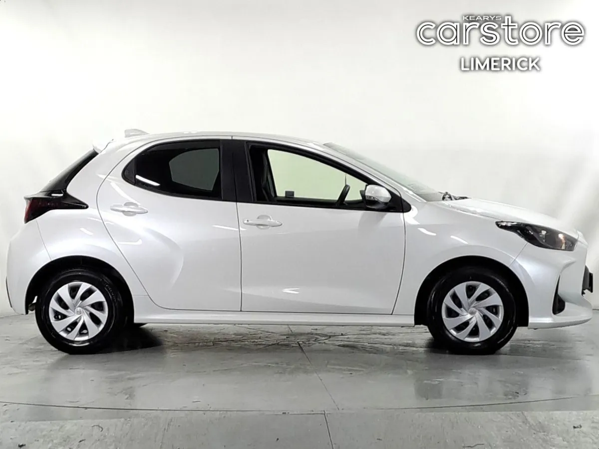 Toyota Yaris 1.0 PET Auto 5DR - Image 2