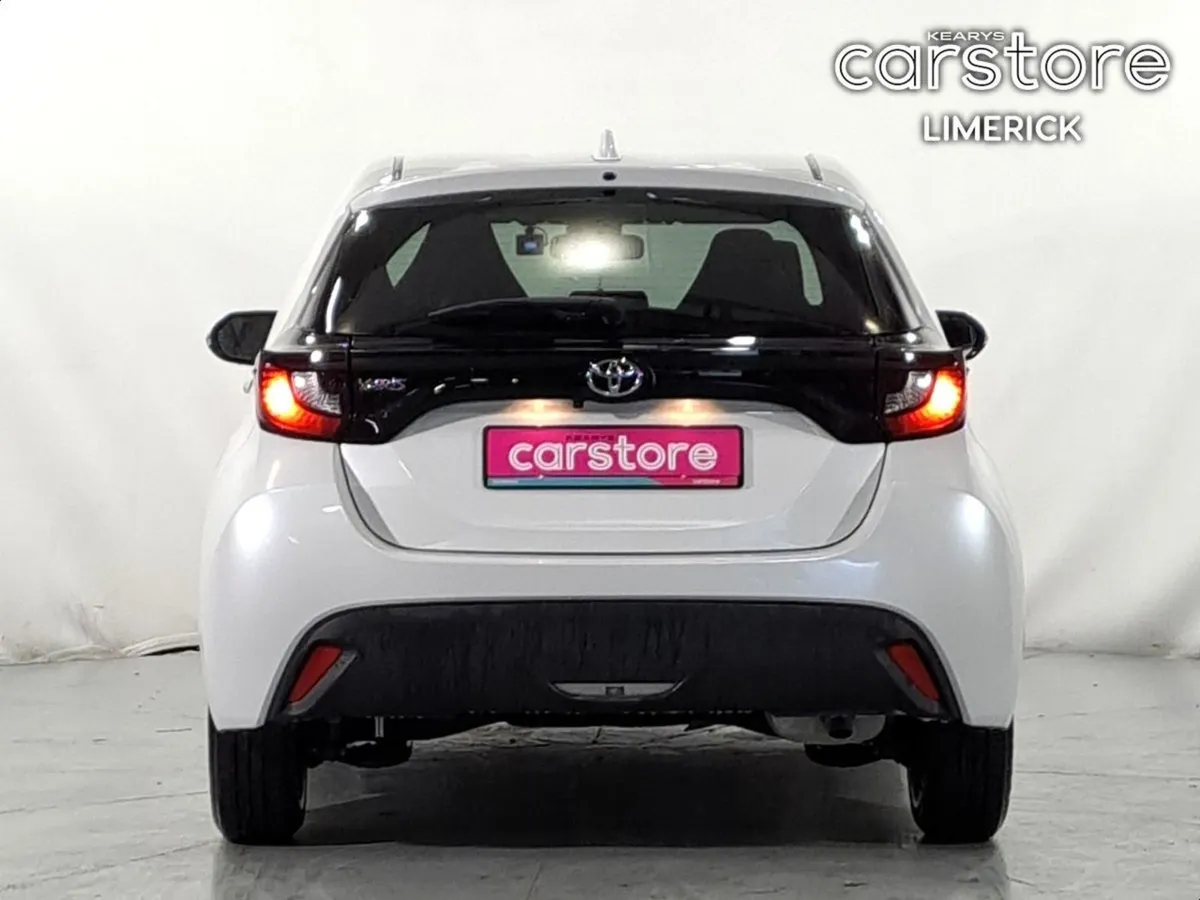 Toyota Yaris 1.0 PET Auto 5DR - Image 4
