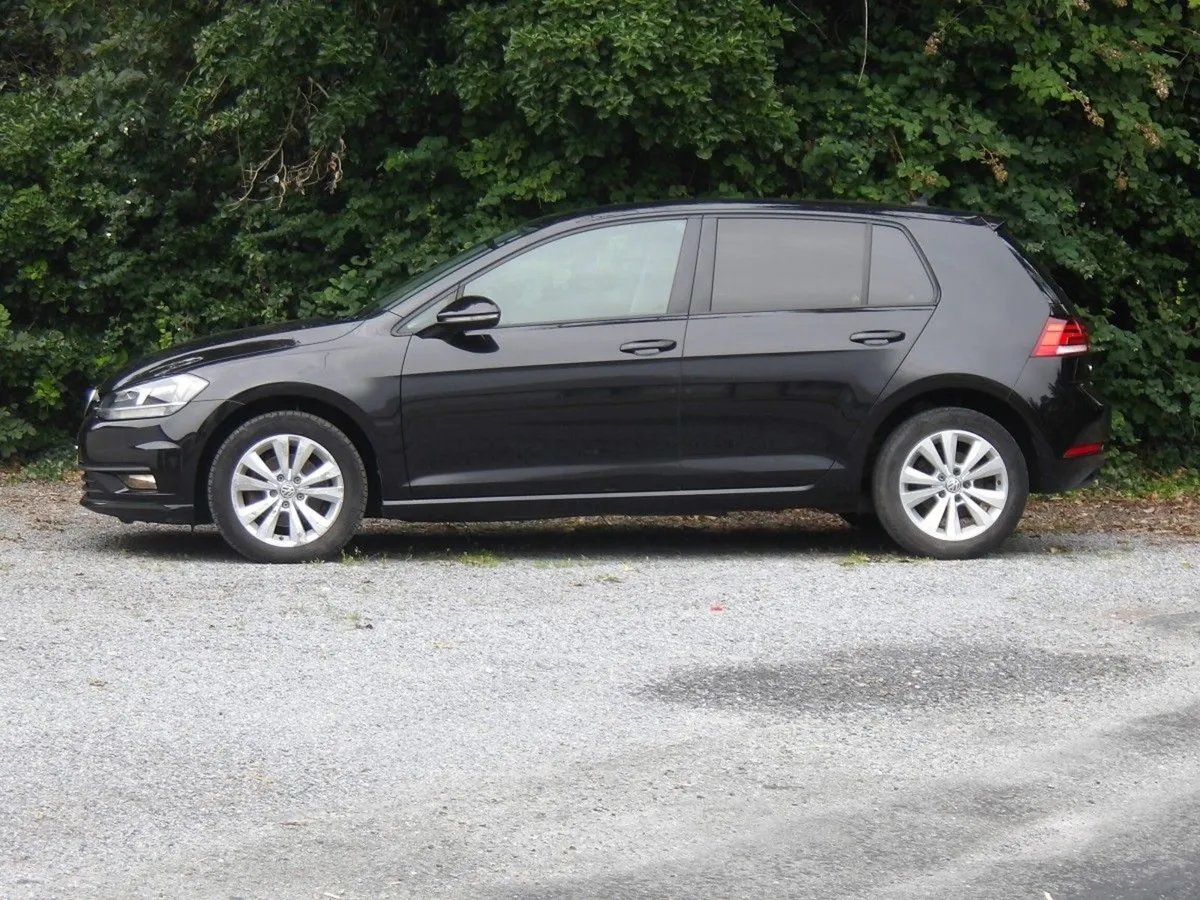 Volkswagen Golf 1.6 TDI 115HP Sport s-line - Image 1