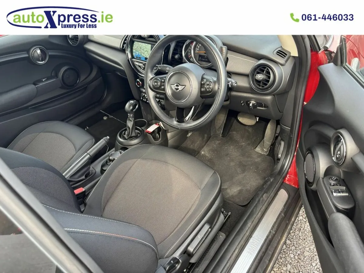 Mini Cooper 1.5 Automatic, Reversing camera - Image 2