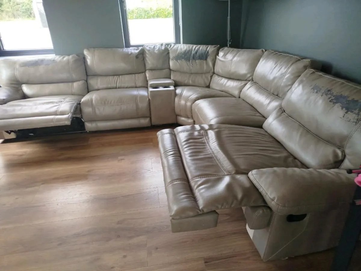 Large corner couch - Image 2
