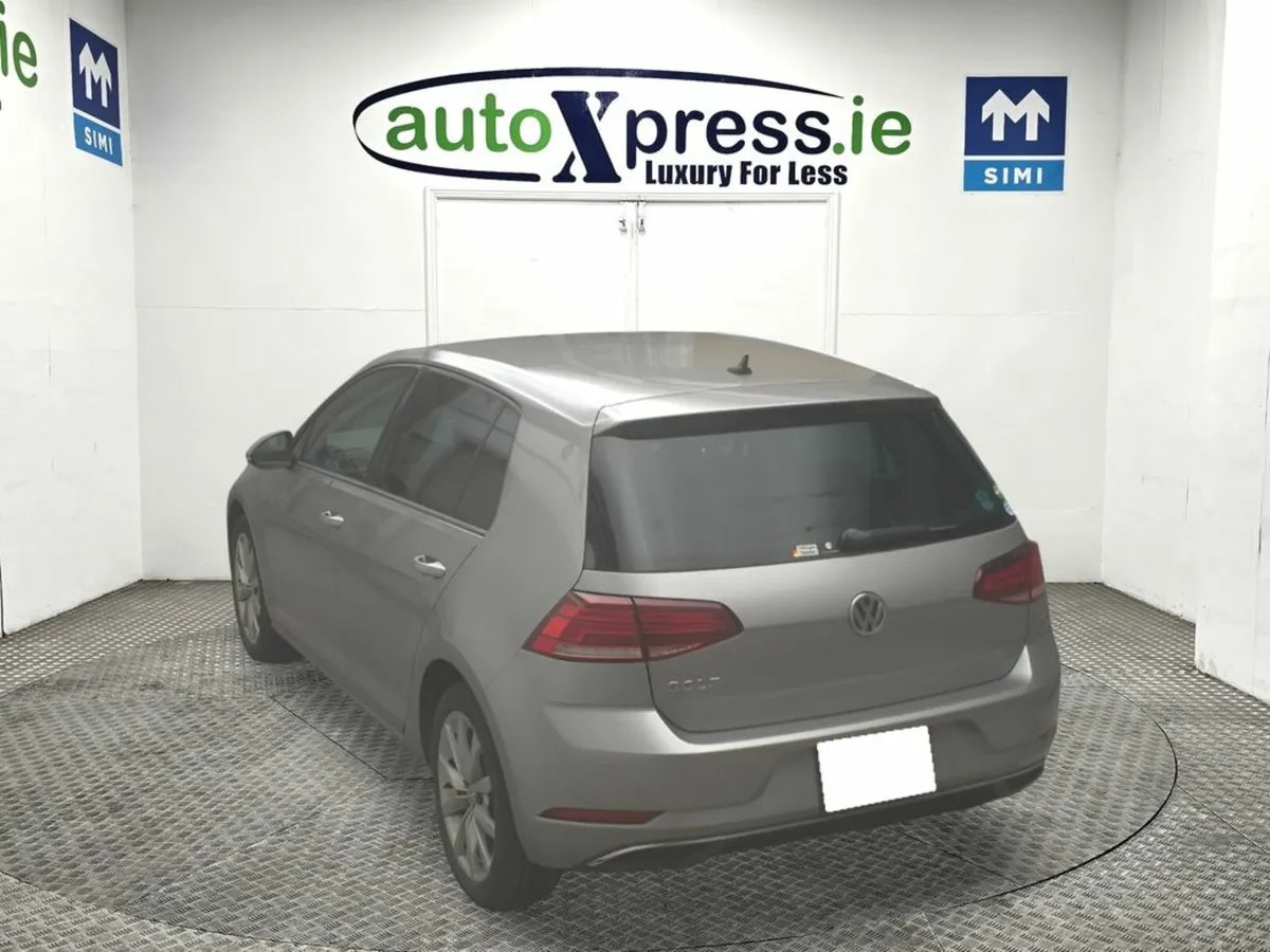 Volkswagen Golf 1.2 TSI Automatic, Reversing camer - Image 3