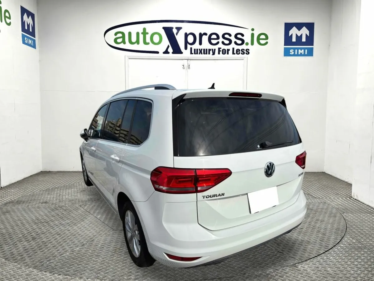 Volkswagen Touran 2.0 TDI Automatic - Image 3