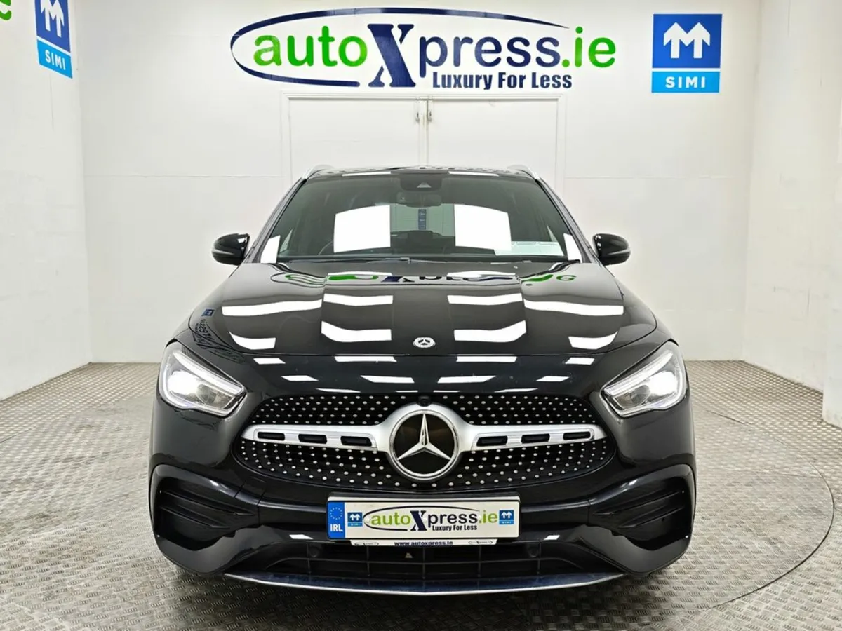 Mercedes-Benz GLA GLA 250 E EXCLUSIVE EDITION Auto - Image 3
