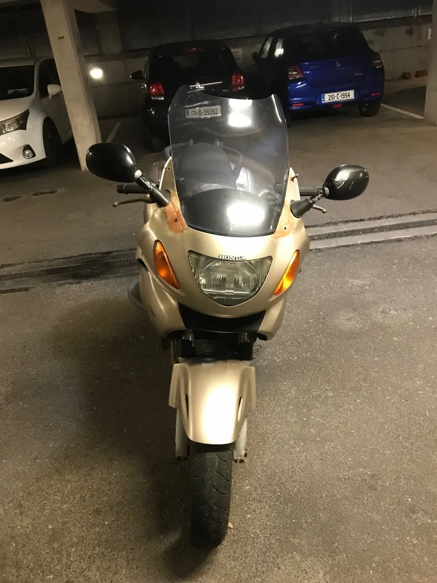 2001 Honda deauville - Image 2
