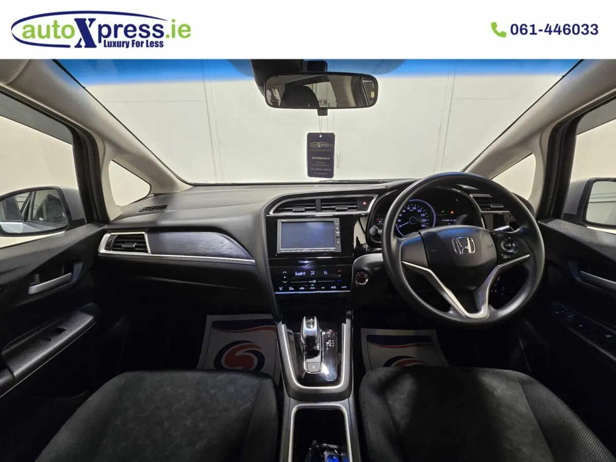 Honda Shuttle 1.5 HYBRID 4WD Reversing camera, Aut - Image 2
