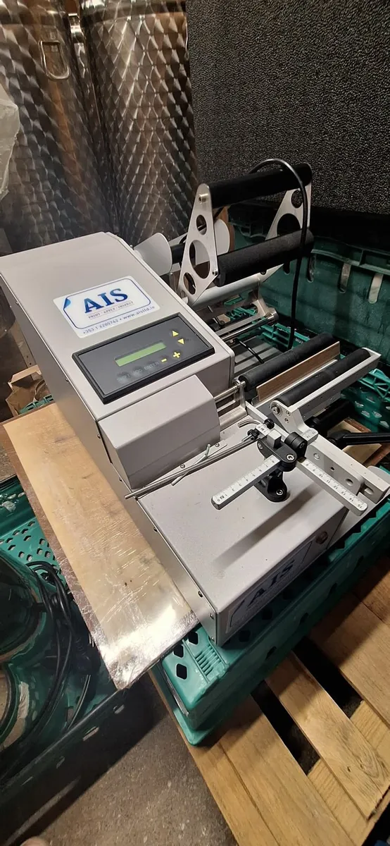 Semi automatic Bottle Label machine - Image 1