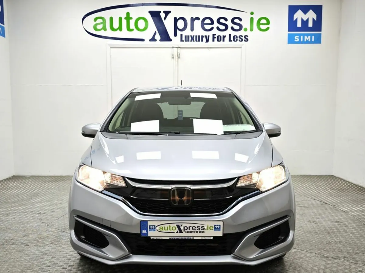 Honda Fit 1.5 Self-Charging Hybrid Automatic, Reve - Image 3
