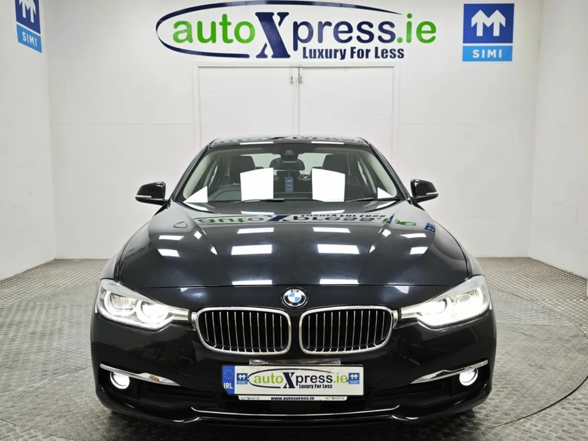BMW 3-Series 320D Luxury Automatic, Reversing came - Image 3