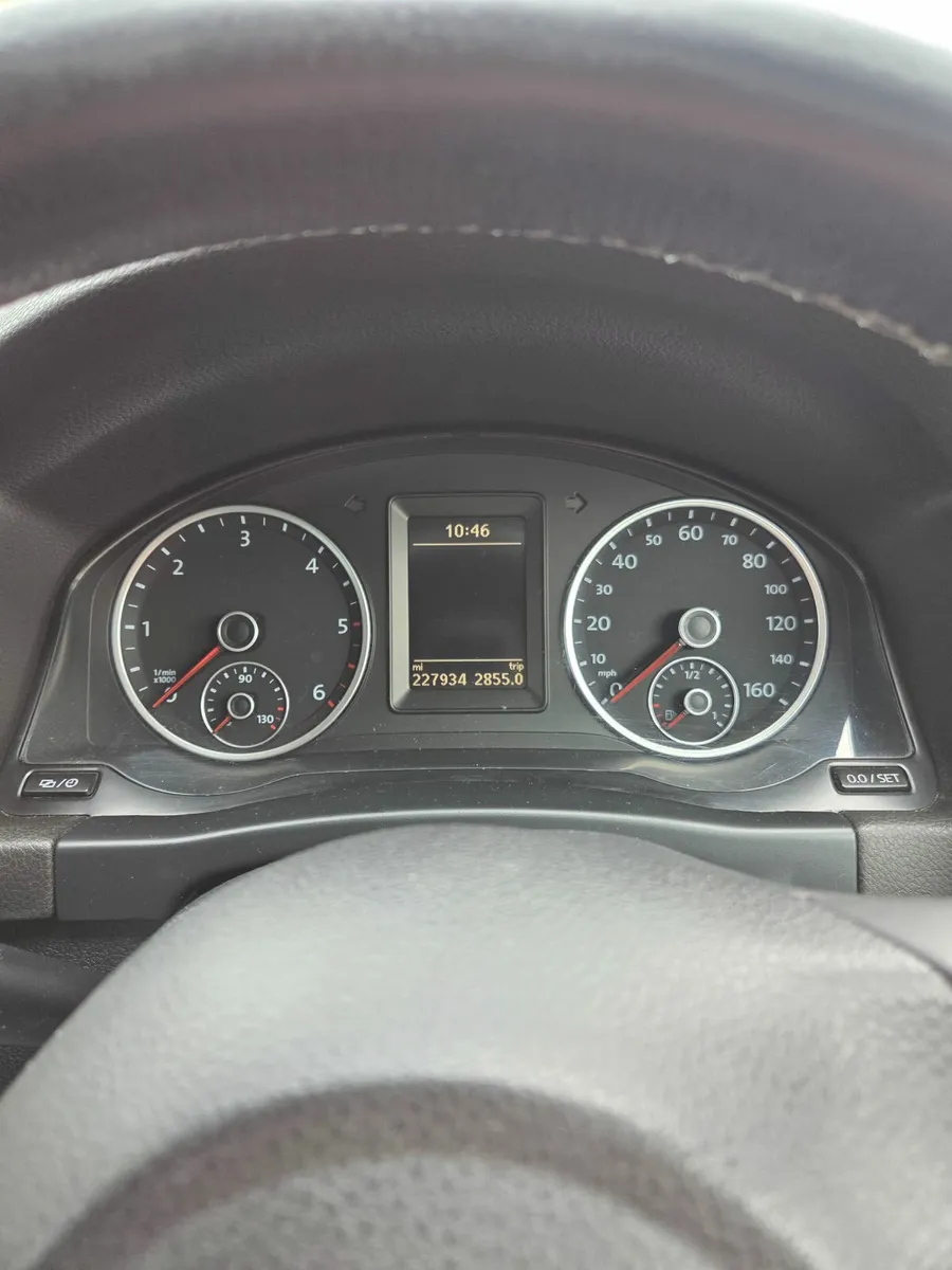 Volkswagen Tiguan 2012 - Image 3